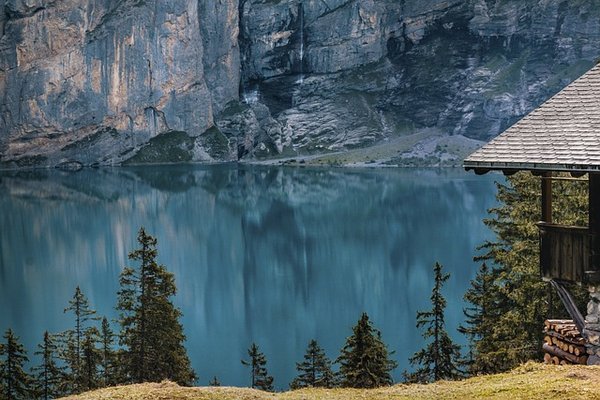 Quels sont les hébergements disponibles dans les campings pieds dans l'eau en France ?