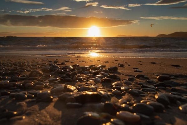 Les plus belles plages de Hyères : Guide complet pour un été inoubliable