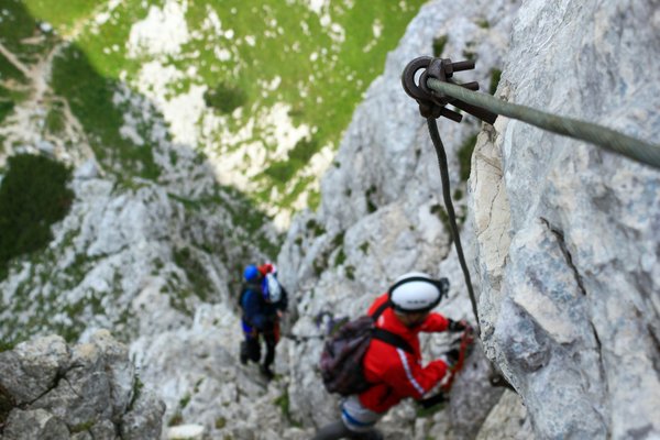Découverte verticale : escalader dans les majestueuses gorges de l'Ardèche